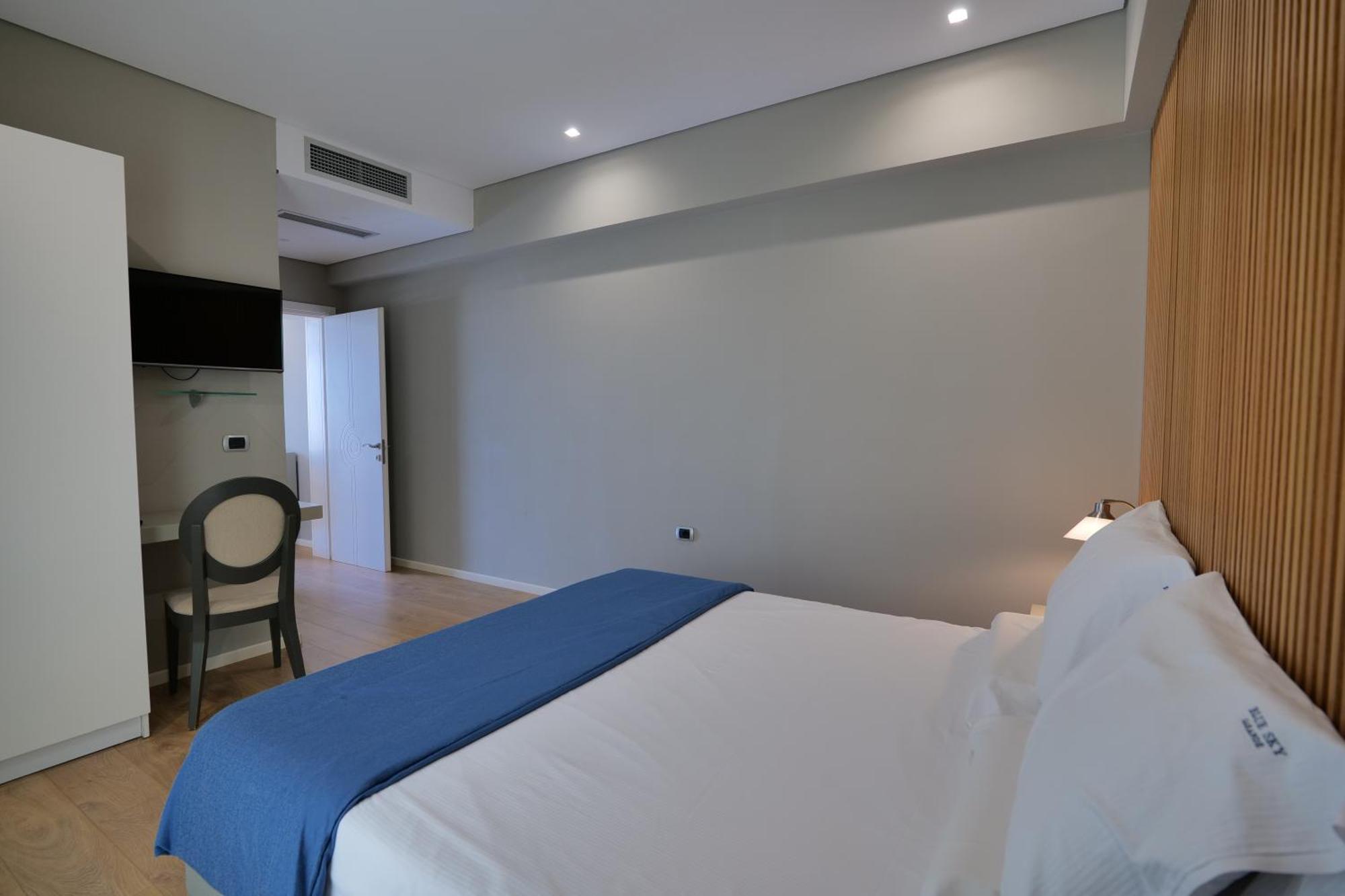 Hotel Blue Sky Sarande Ngoại thất bức ảnh