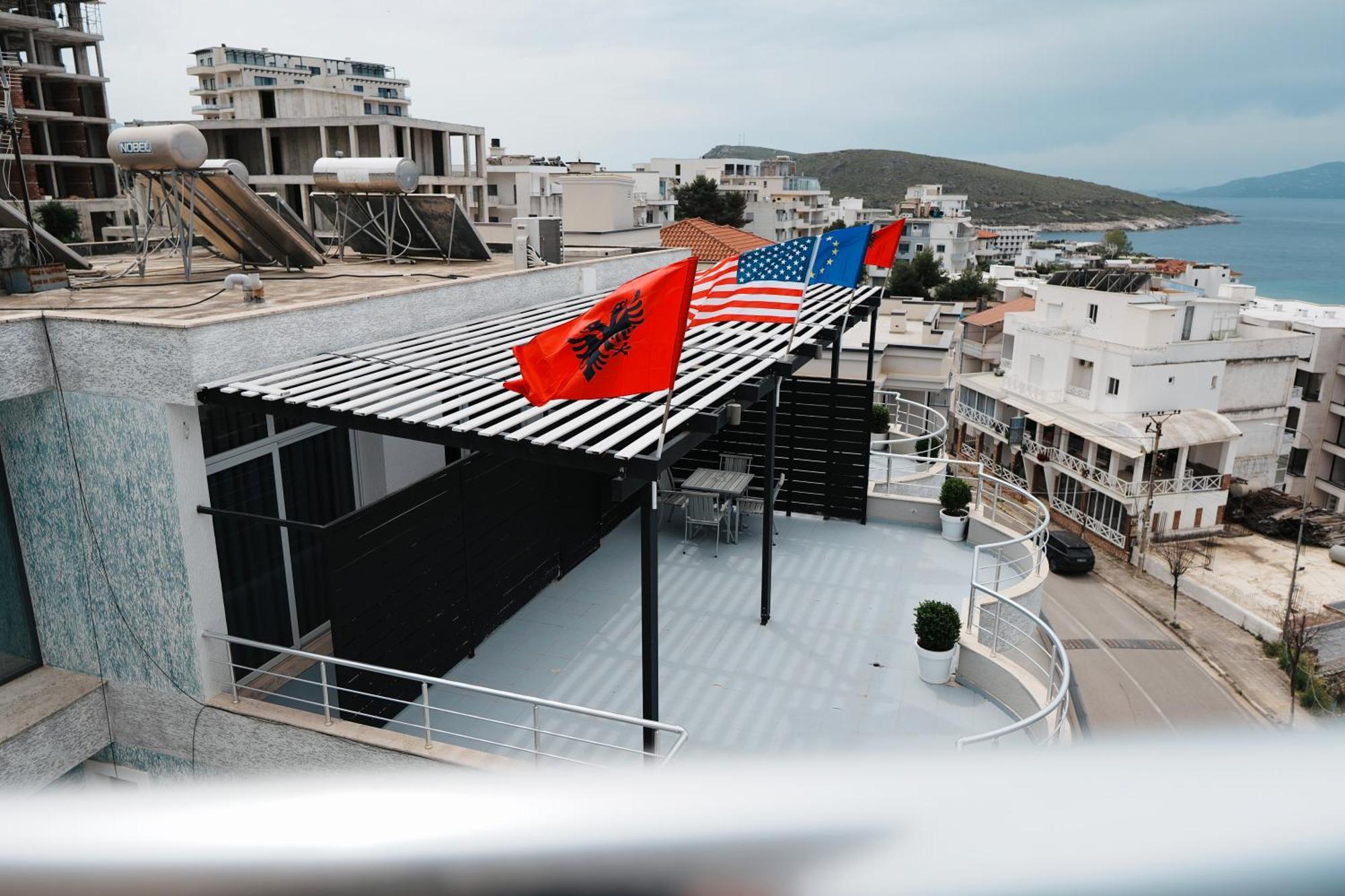 Hotel Blue Sky Sarande Ngoại thất bức ảnh