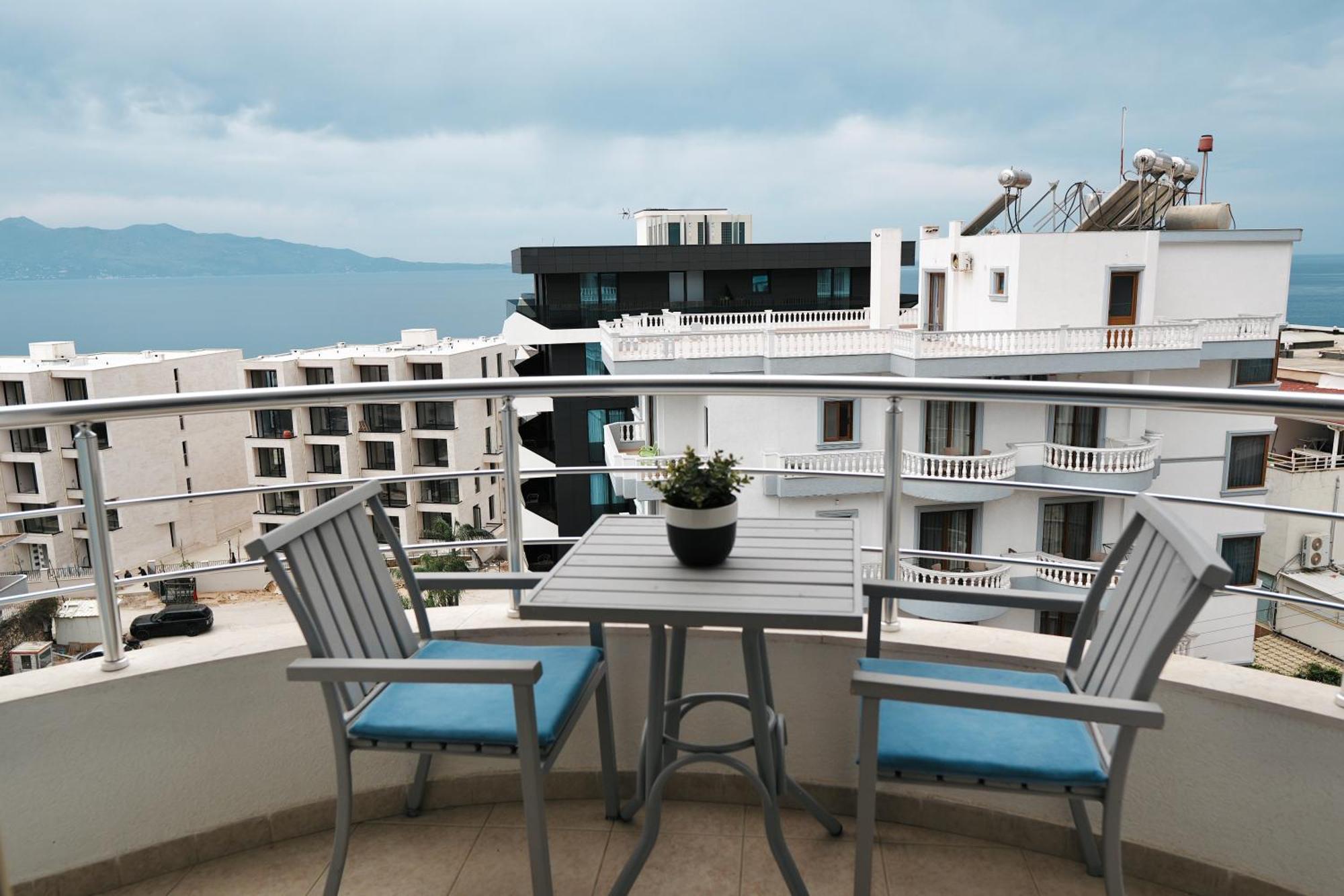 Hotel Blue Sky Sarande Ngoại thất bức ảnh