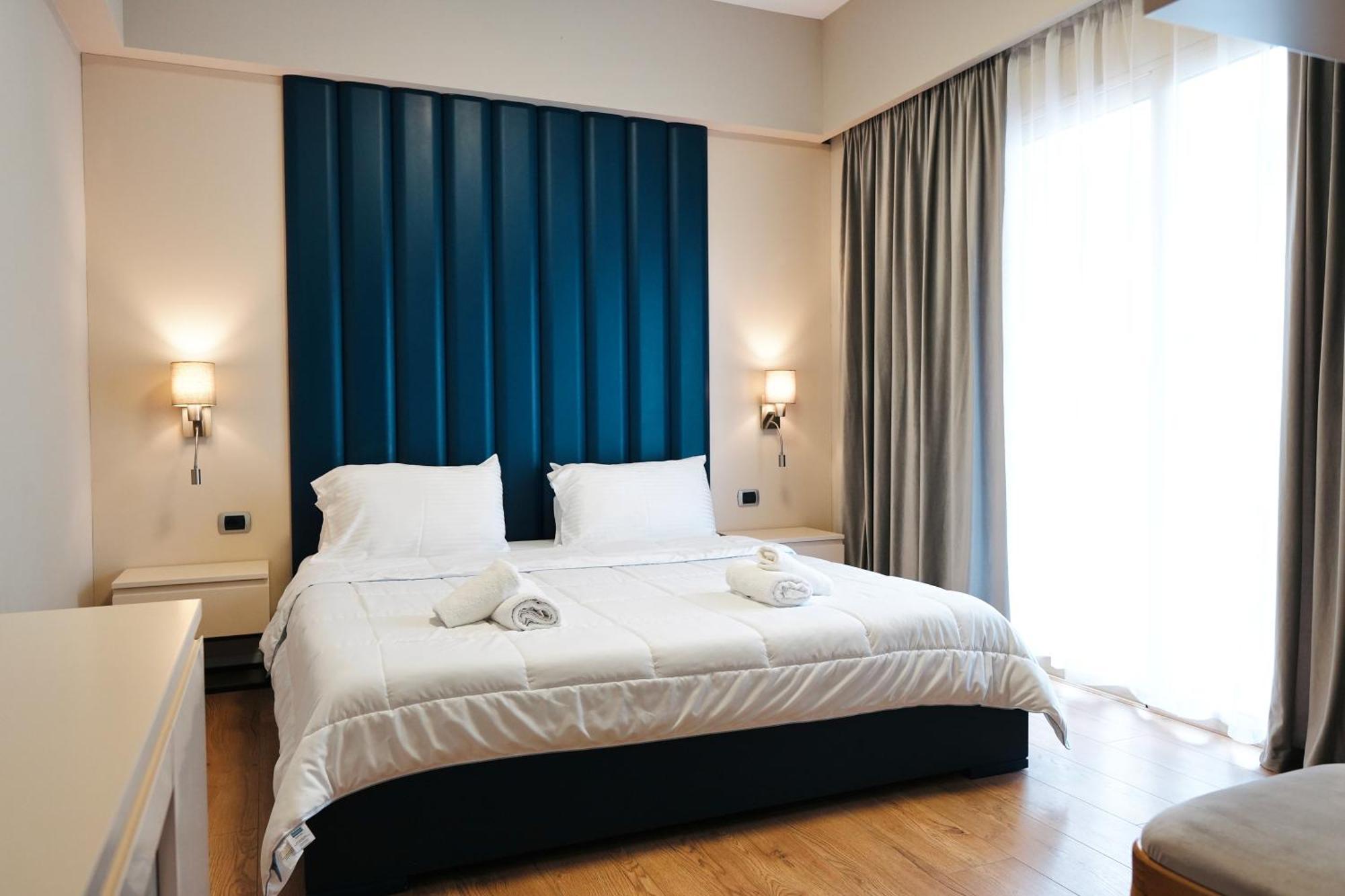 Hotel Blue Sky Sarande Ngoại thất bức ảnh