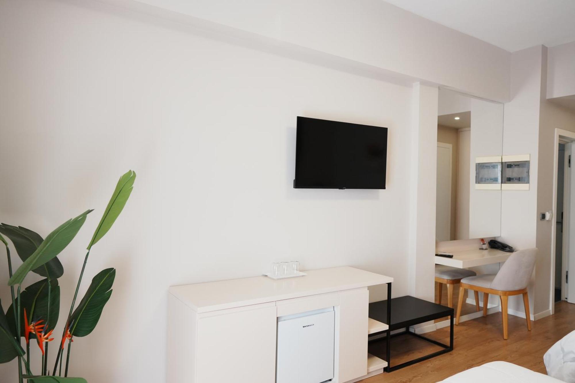 Hotel Blue Sky Sarande Ngoại thất bức ảnh